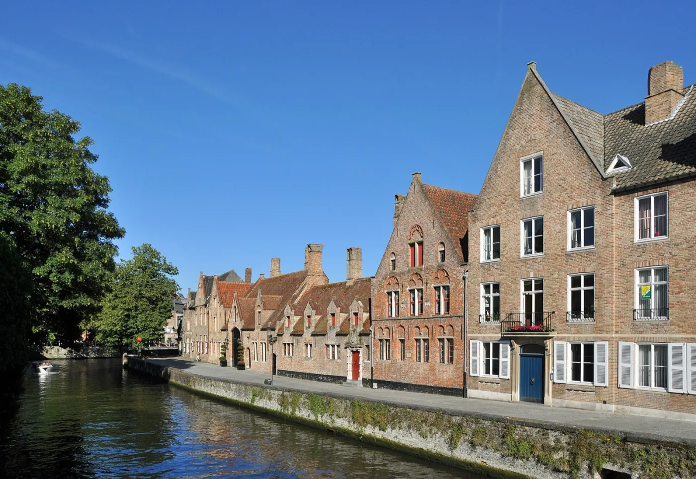 The Groenerei canal, with brick houses along the quay